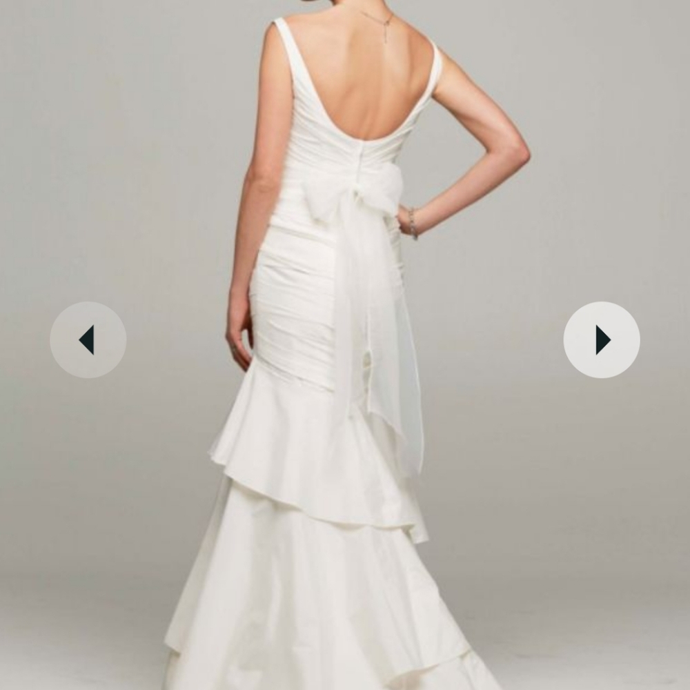 David's Bridal Ivory wedding dress